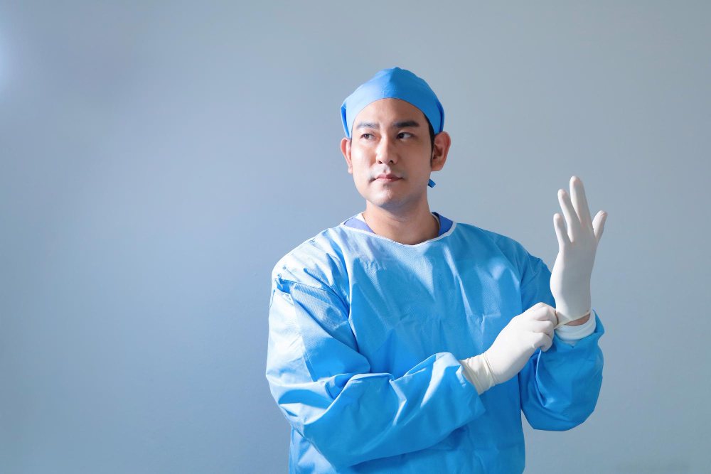 A surgeon preparing for surgery (illustration)
